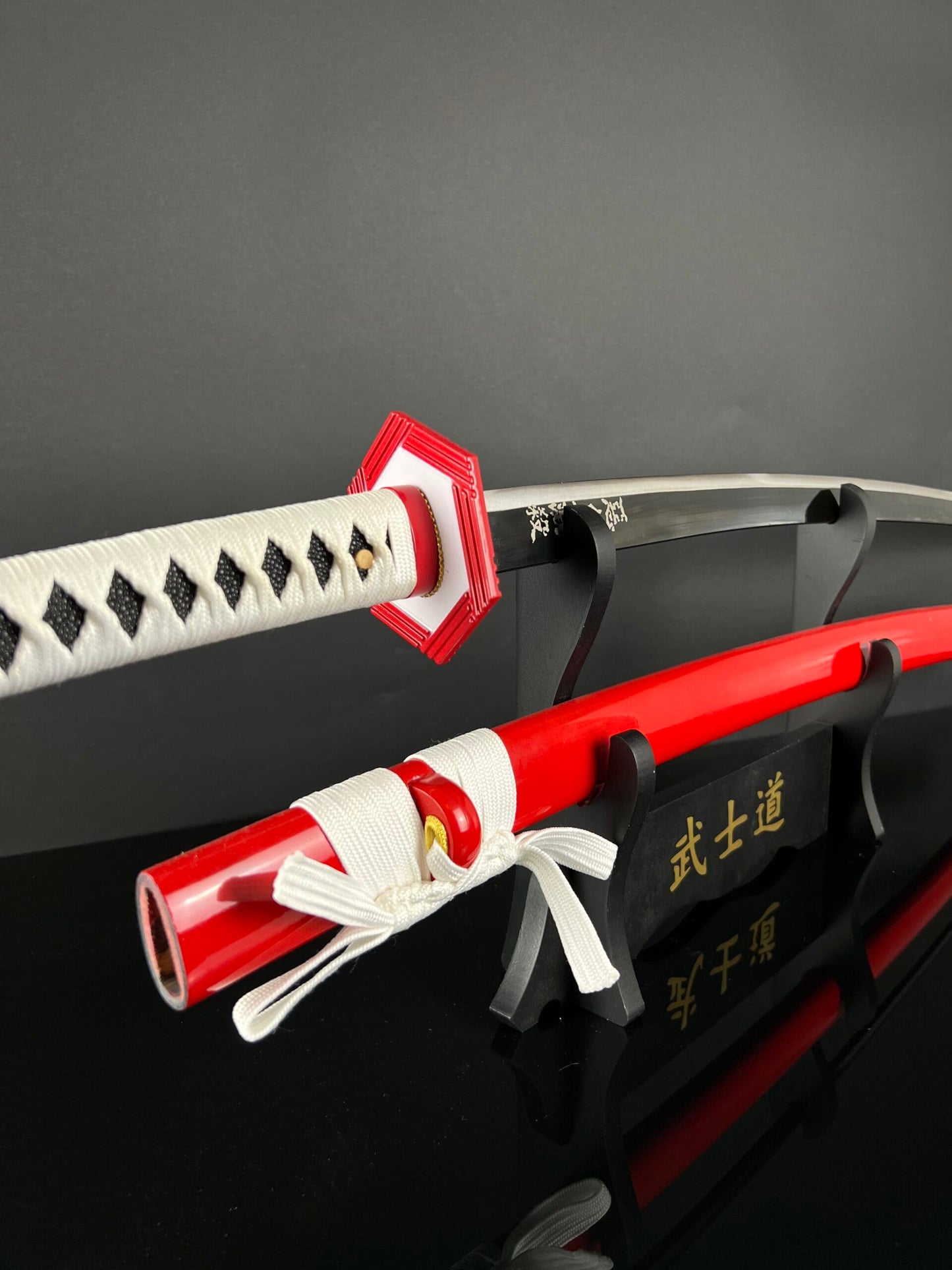 Spada Katana di Giyu Tomioka