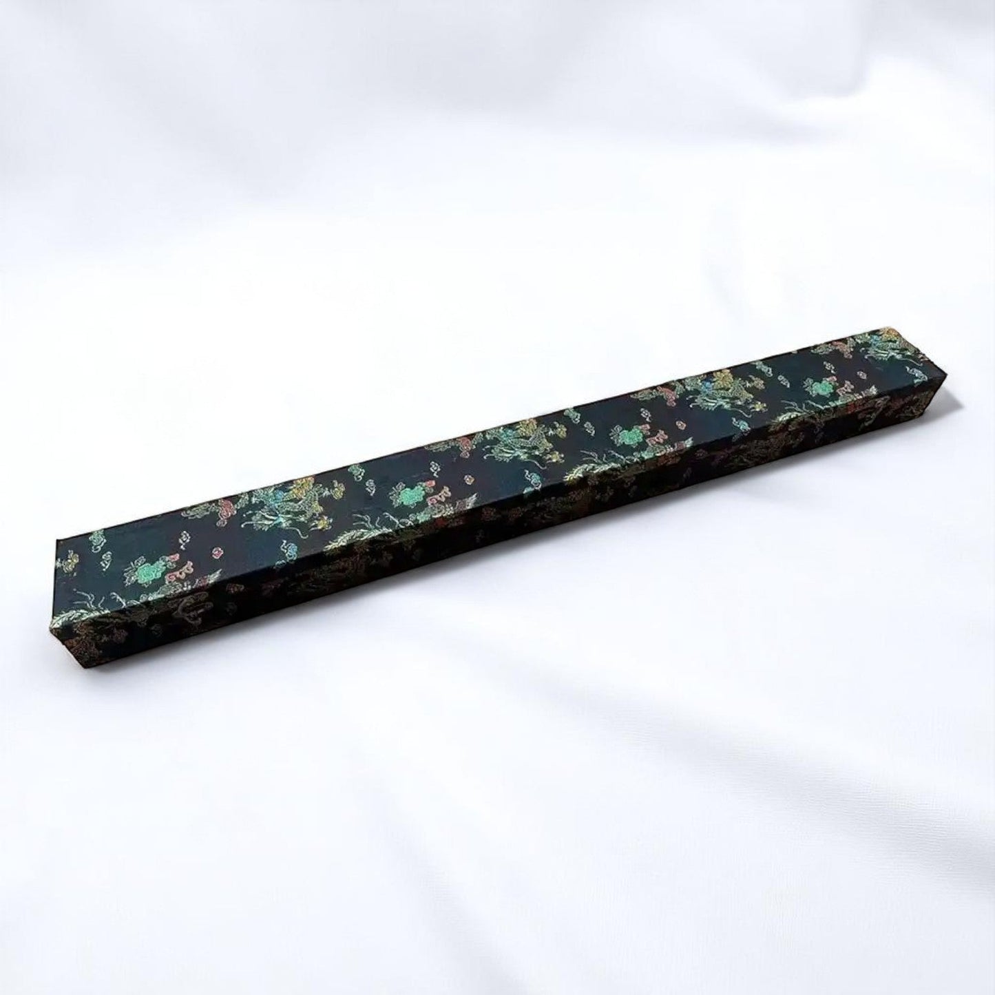 Scatola Regalo per Katana in Broccato Nero – Motivi a Drago