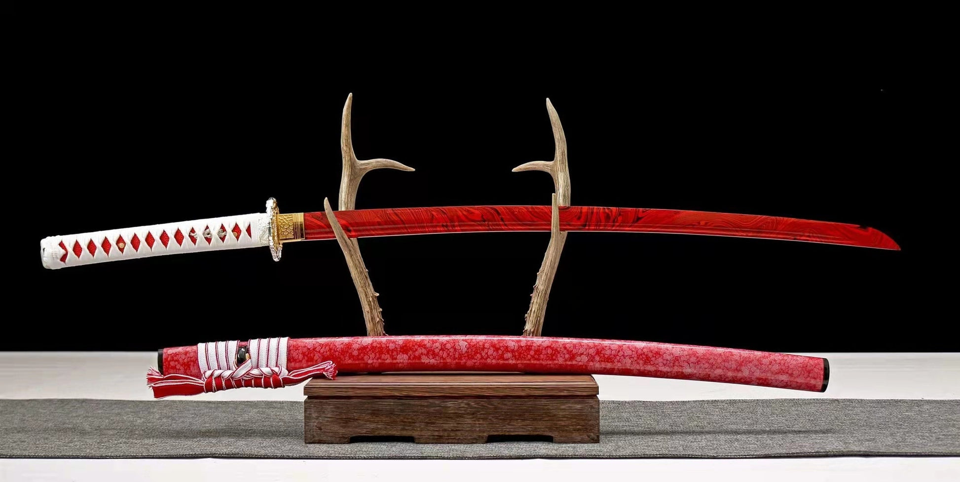 Akita Katana - avvolgimento impugnatura tsuka