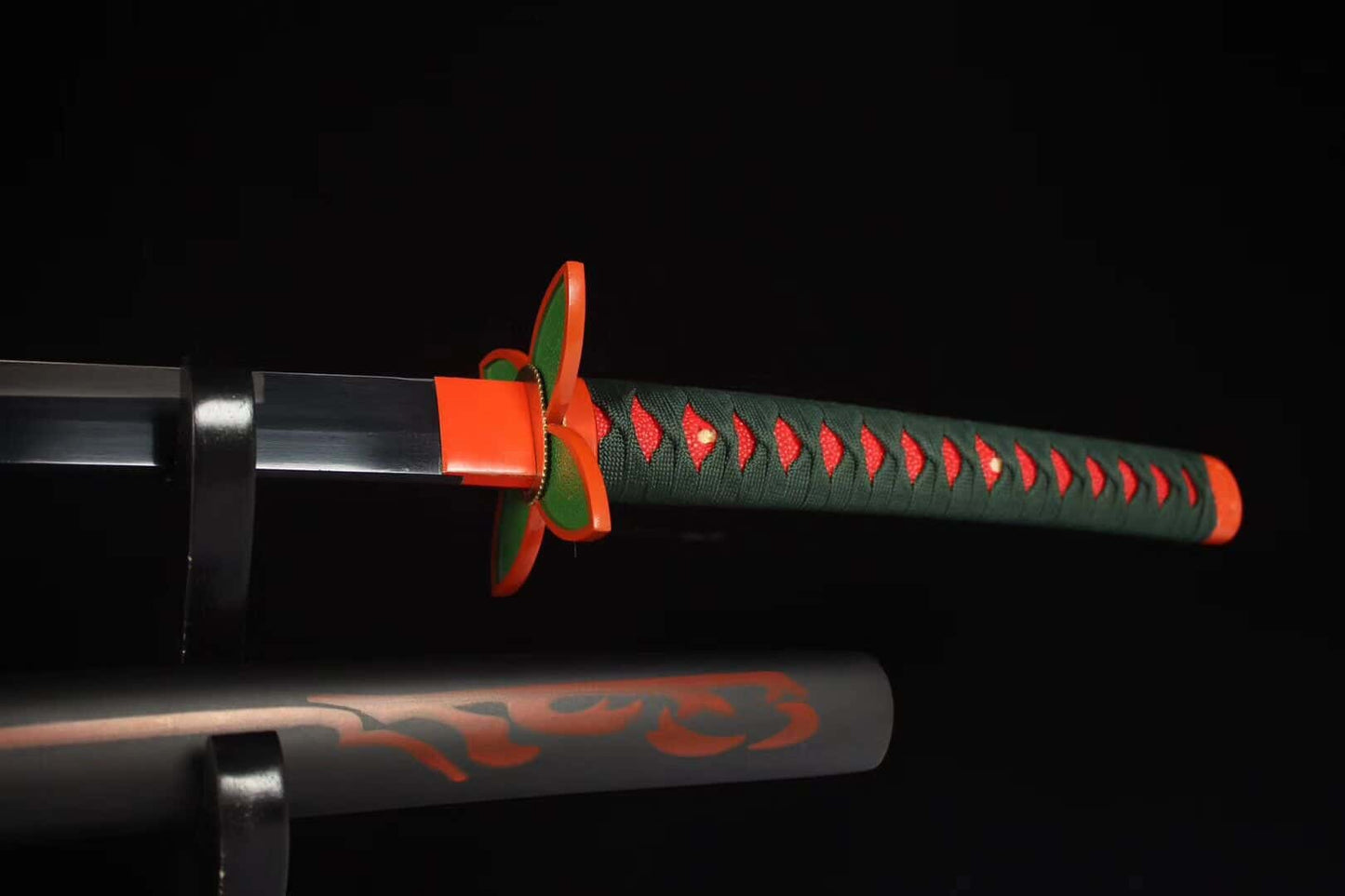 Dettaglio della Katana Shinobu Kocho - edizione Demon Slayer forgiata a mano
